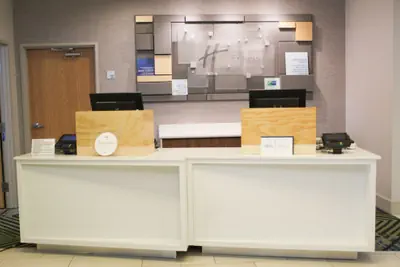 Photo 2 - Holiday Inn Express & Suites Martinsville by IHG