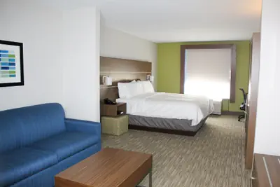 Photo 5 - Holiday Inn Express & Suites Martinsville by IHG