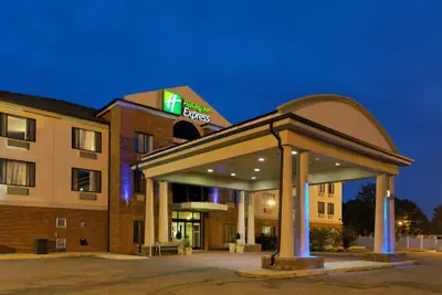 Photo 2 - Holiday Inn Express Hotel & Suites Sylacauga by IHG
