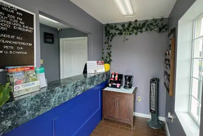 Photo 3 - Americas Best Value Inn Lancaster