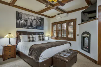 Photo 2 - Calistoga Wine Way Inn