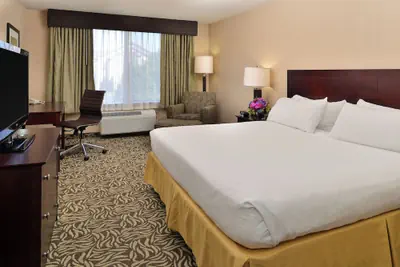 Photo 4 - Holiday Inn Express & Suites Fresno (River Park) Hwy 41 by IHG