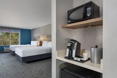Photo 5 - Holiday Inn Express Hotel & Suites River Park by IHG