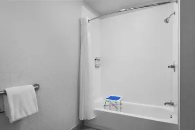 Photo 4 - Holiday Inn Express & Suites Fresno (River Park) Hwy 41 by IHG