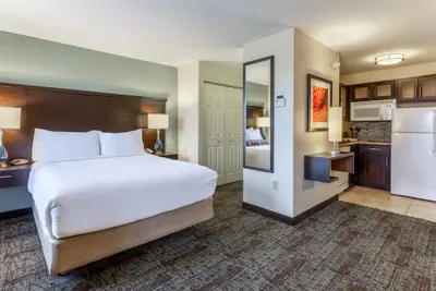 Photo 5 - Staybridge Suites Davenport by IHG
