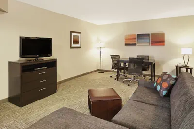 Photo 3 - Staybridge Suites Davenport by IHG