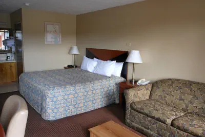 Photo 4 - McClellan Inn Anniston