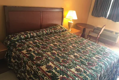 Photo 3 - Cloud 9 Inn