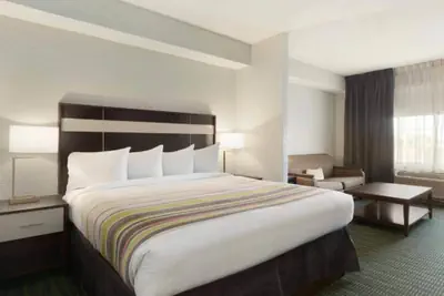 Photo 2 - Hotel Flamingo Inn & Suites Vero Beach I-95