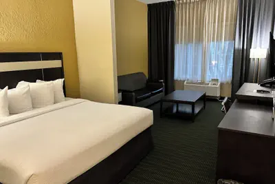 Photo 5 - Hotel Flamingo Inn & Suites Vero Beach I-95