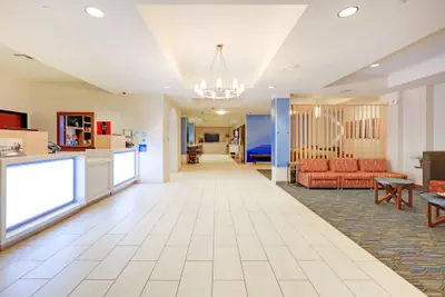 Photo 3 - Holiday Inn Express & Suites Burleson/Ft. Worth by IHG