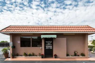 Photo 2 - Rodeway Inn Fort Pierce US Highway 1