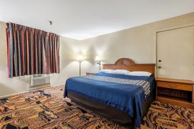 Photo 5 - Equality Inn