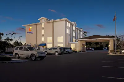 Photo 2 - Comfort Inn & Suites