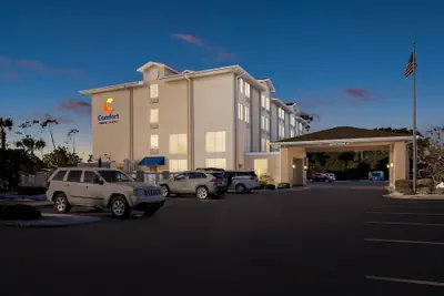 Photo 2 - Comfort Inn & Suites