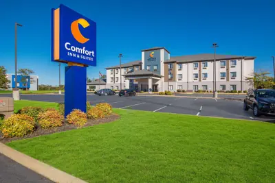 Photo 2 - Comfort Inn & Suites Cave City