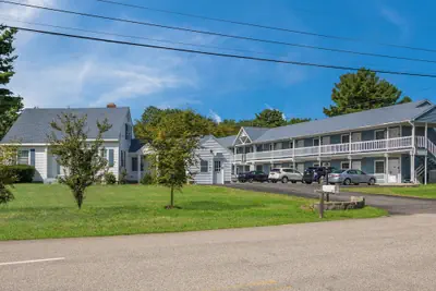 Photo 2 - Americas Best Value Inn Scarborough Portland