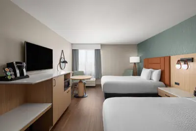Photo 2 - La Quinta Inn & Suites by Wyndham Paso Robles