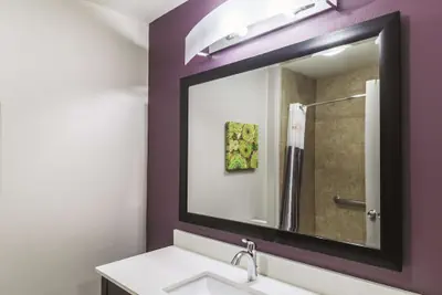 Photo 5 - La Quinta Inn & Suites by Wyndham Mission at West McAllen