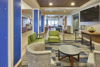Photo 3 - Holiday Inn Express Hotel & Suites Medford-Central Point by IHG