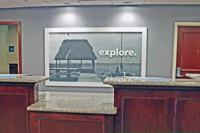 Photo 2 - Hampton Inn & Suites Norfolk-Airport