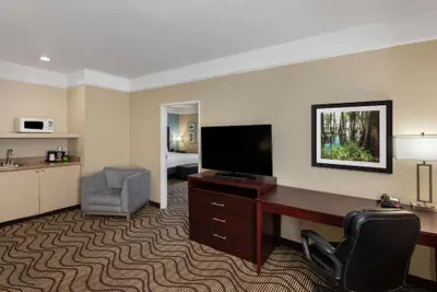 Photo 2 - La Quinta Inn & Suites by Wyndham Houma