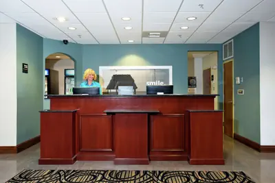 Photo 4 - Hampton Inn & Suites Ft. Pierce