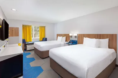 Photo 2 - Microtel Inn and Suites by Wyndham Columbus North