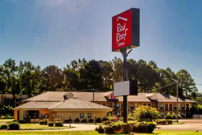 Photo 2 - Red Roof Inn Columbus, MS