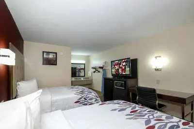 Photo 2 - Red Roof Inn Columbus, MS