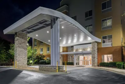 Photo 2 - Fairfield Inn & Suites by Marriott Atlanta Stonecrest