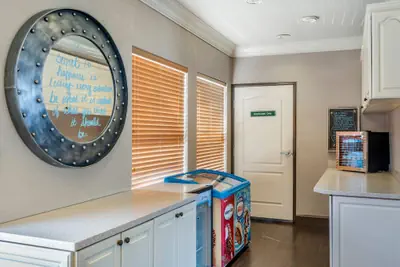 Photo 3 - Elizabeth Oceanfront Suites, an Ascend Collection Hotel