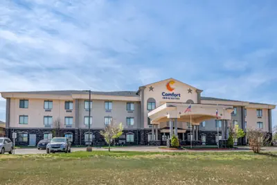Photo 2 - Comfort Inn & Suites Lubbock West
