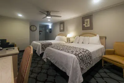 Photo 3 - Atrium Inn
