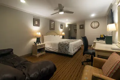 Photo 4 - Atrium Inn