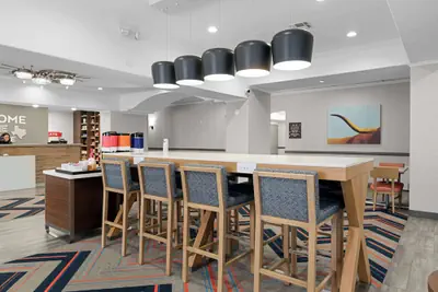 Photo 4 - Hampton Inn Seguin