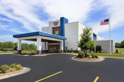 Photo 2 - Hampton Inn & Suites Moline-Quad City Int'l Aprt