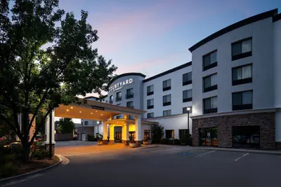 Photo 2 - Courtyard by Marriott Boise West Meridian