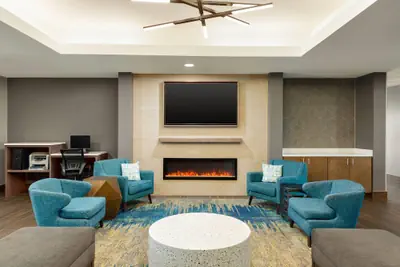Photo 3 - La Quinta Inn & Suites by Wyndham Shawnee