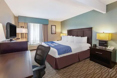 Photo 2 - Days Inn by Wyndham Petoskey