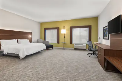 Photo 3 - Holiday Inn Express Hotel Sacramento Airport Natomas by IHG