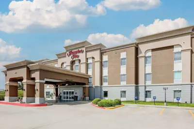 Photo 2 - Hampton Inn Kingsville