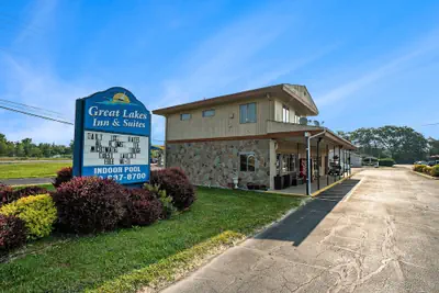 Photo 2 - Great Lakes Inn and Suites