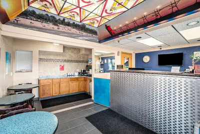 Photo 4 - Great Lakes Inn and Suites