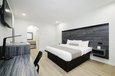 Photo 4 - Sapphire Inn and Suites