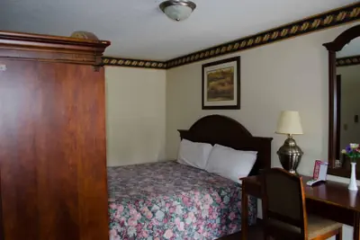 Photo 4 - Delta Motel