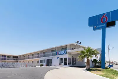 Photo 2 - Motel 6 Barstow, CA - Route 66