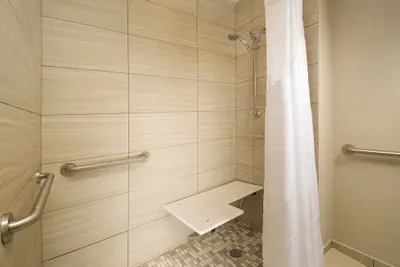 Photo 5 - Holiday Inn El Paso Airport by IHG