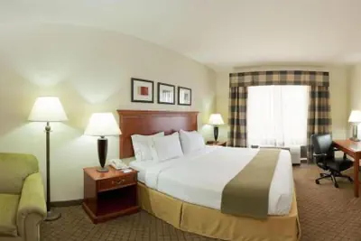 Photo 3 - Holiday Inn Express & Suites Flowood by IHG