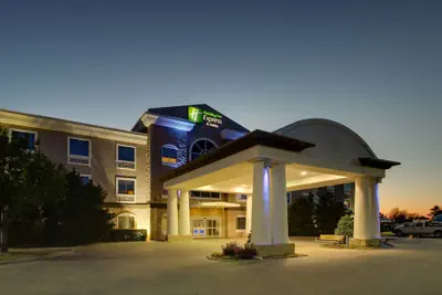 Photo 2 - Holiday Inn Express Hotel & Suites Vernon College Area by IHG